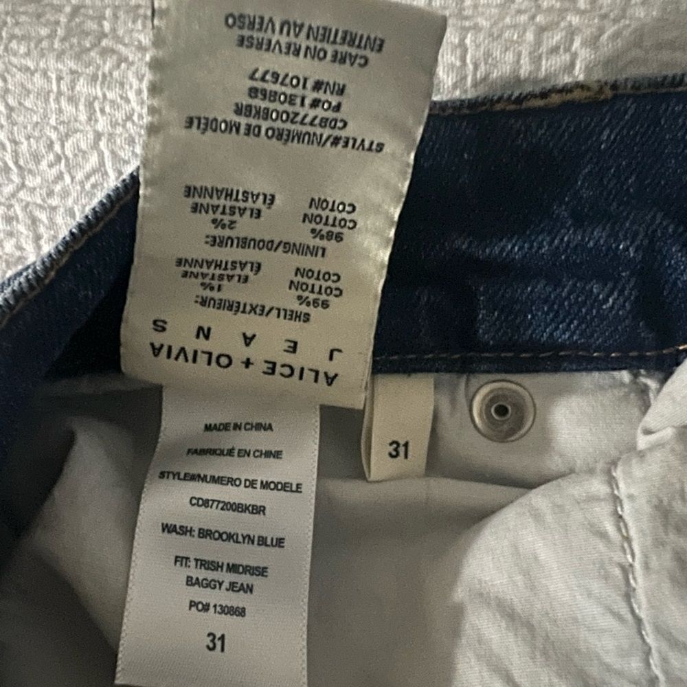 Alice + Olivia Trish Mid Rise Baggy Jeans Brooklyn Blue - Picture 4 of 5